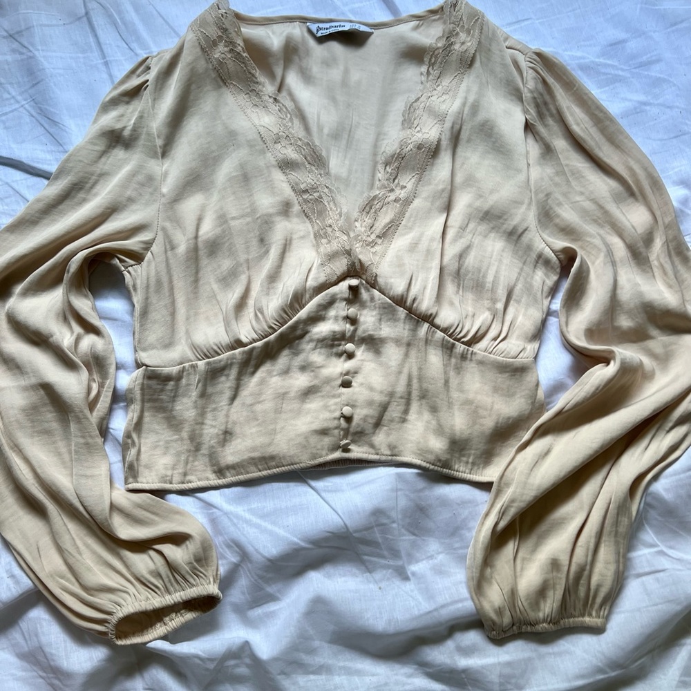 STRADIVARIUS CREAM LACE V NECK BLOUSE